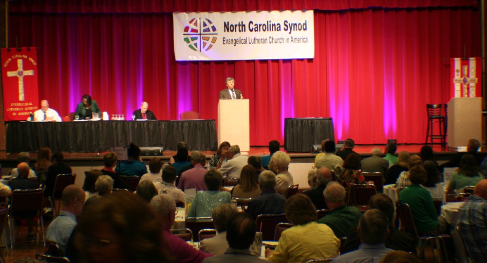 The Rev. Ruben Duran addresses the 2019 NC Synod Assembly.